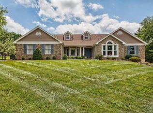 2440 Powders Mill Dr, Chesterfield, MO 63005