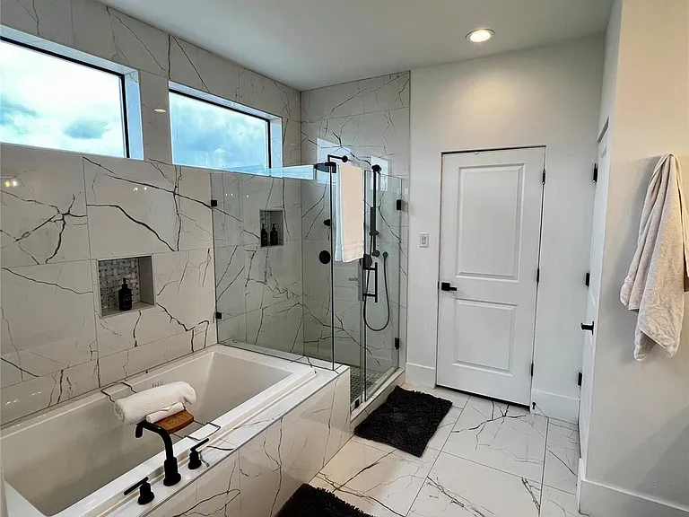 3218 N Crawford St — Photo 10