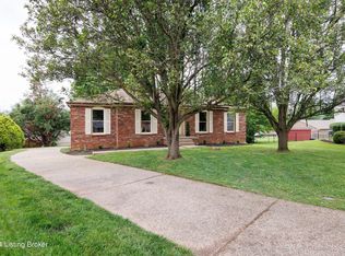 3206 Fallshere Ct, Louisville, KY 40220