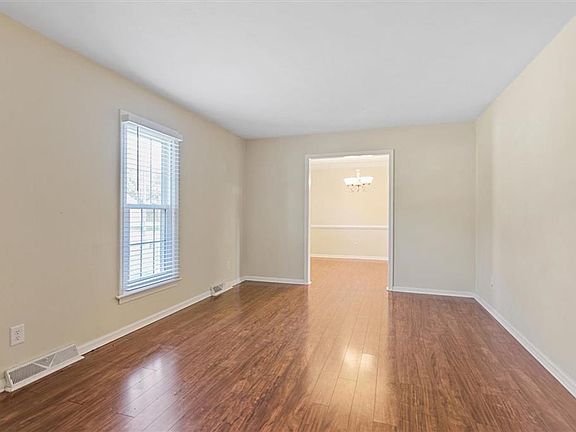 5th image of 4624 Southampton Arch