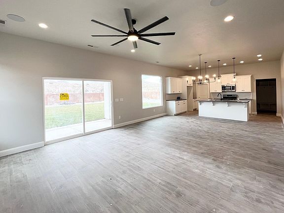 4th image of 2986 E Smith Creek Dr
