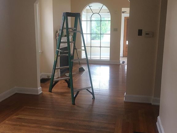 5th image of 3761 Paxton Ave