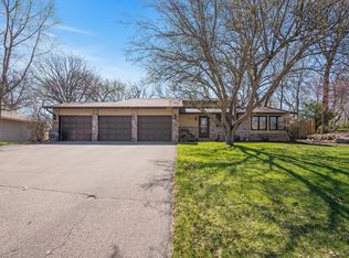 8635 Hunters Way, Apple Valley, MN 55124