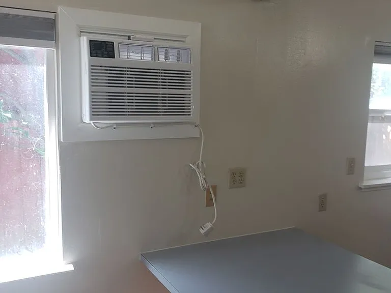 940 Ohio St — Photo 2