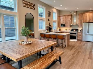 8610 Maynard Pl, Duluth, MN 55807