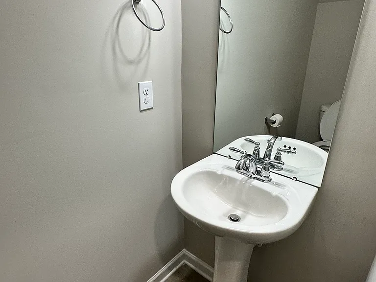 8037 Alderton Ln — Photo 25