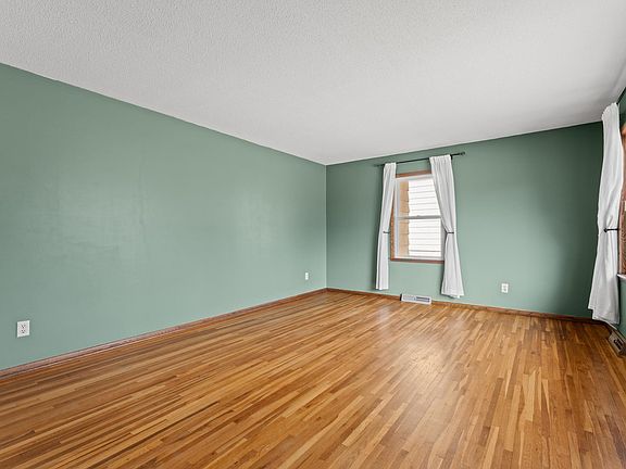 4th image of 4005 16th Ave NW