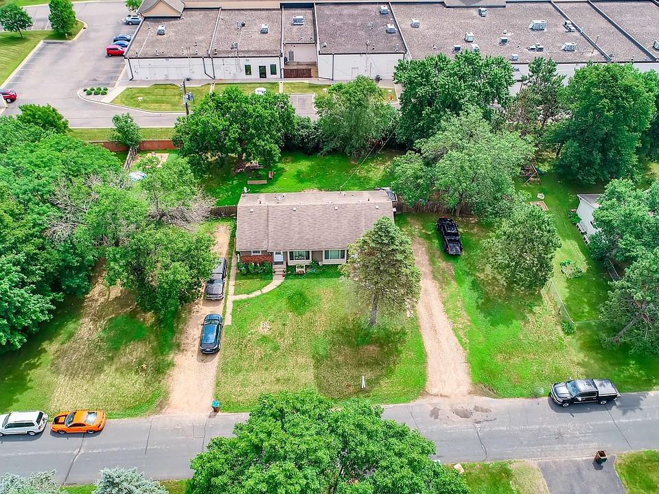 1st image of 349 Queenan Ave S #351