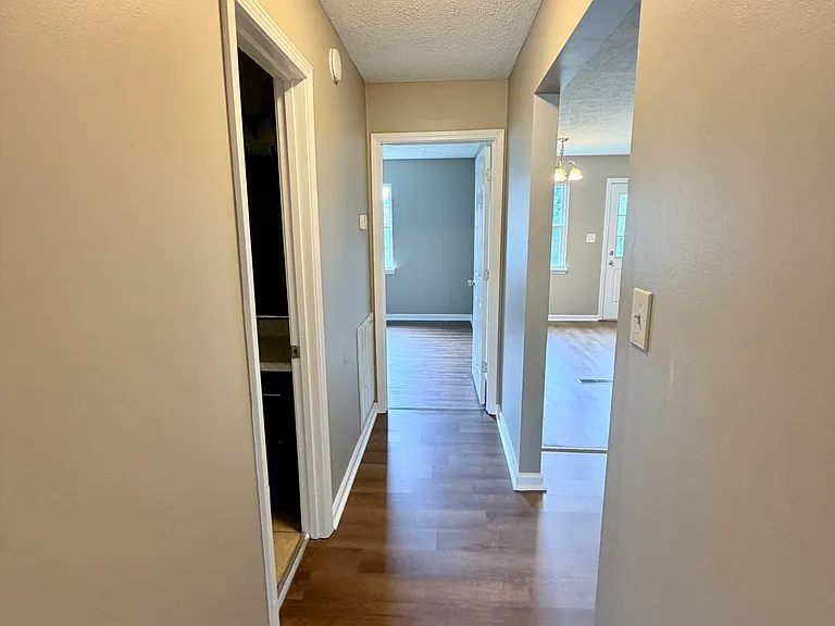 922 L C Ave — Photo 5