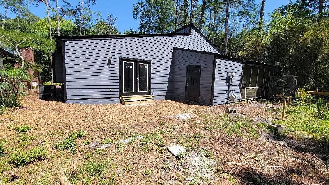 3 bed, 1250 sqft, $1,799 — Photo 2