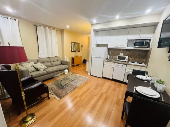 150 West 51st Street image 4 of 14