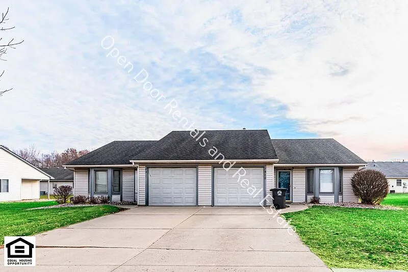 2 bed, 1.5 bath, 997 sqft, $1,250 — Photo 1