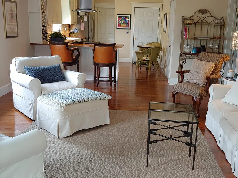 34 Mount Vernon St #5 — Photo 2