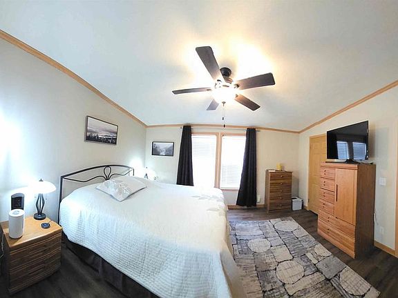 4th image of 285 Berry Lane