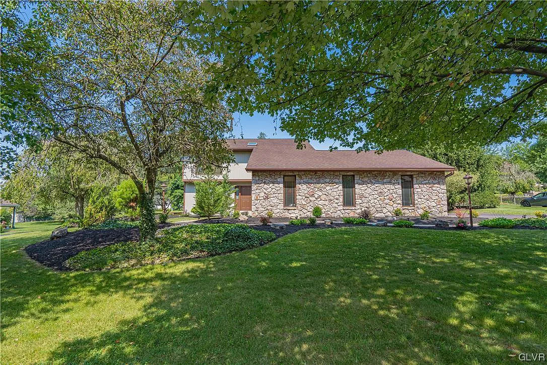 4419 Driftwood Ln photo 1