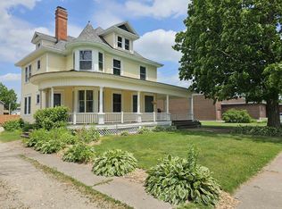 218 E Main St, Weyauwega, WI 54983