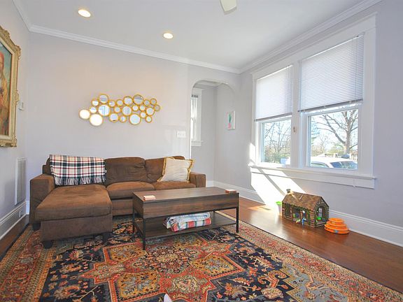 5th image of 307 Oakridge Blvd