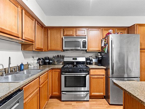 5th image of 1380 Willow Brook Cove Ct APT 5