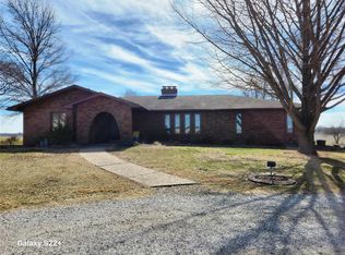 13042 Trestle Rd, Highland, IL 62249