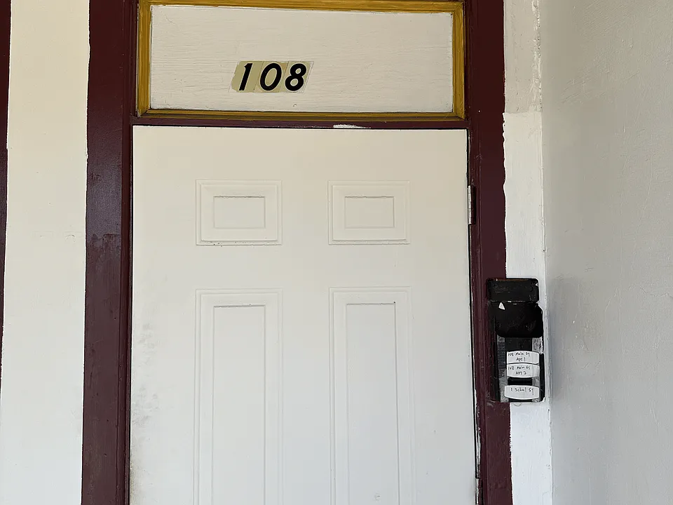 108 Main St