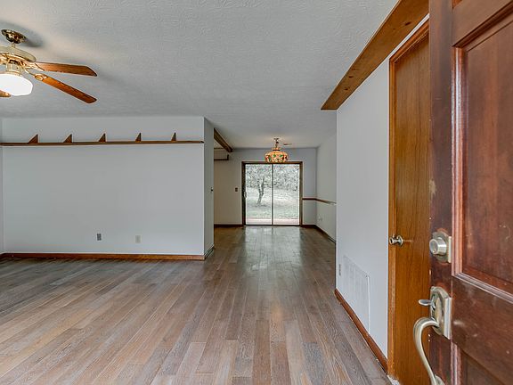 4th image of 1281 Buttercup Ct
