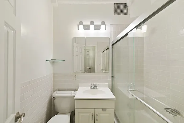 Sold by Nest Seekers International | media 11