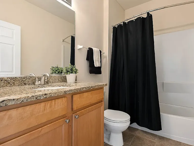 1014 Bradford Dr — Photo 6
