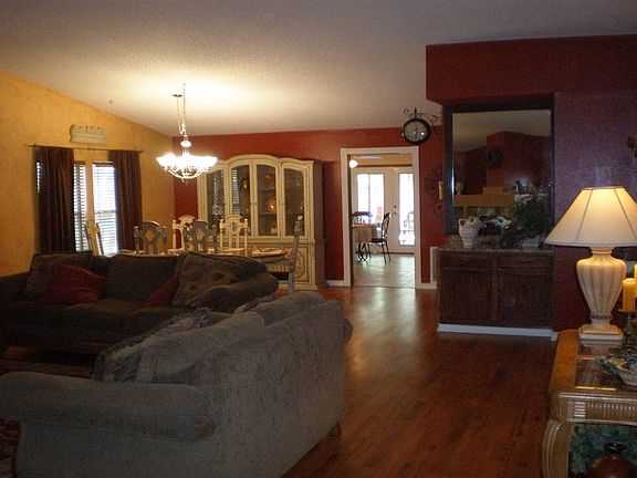 3rd image of 6618 Country Field Dr