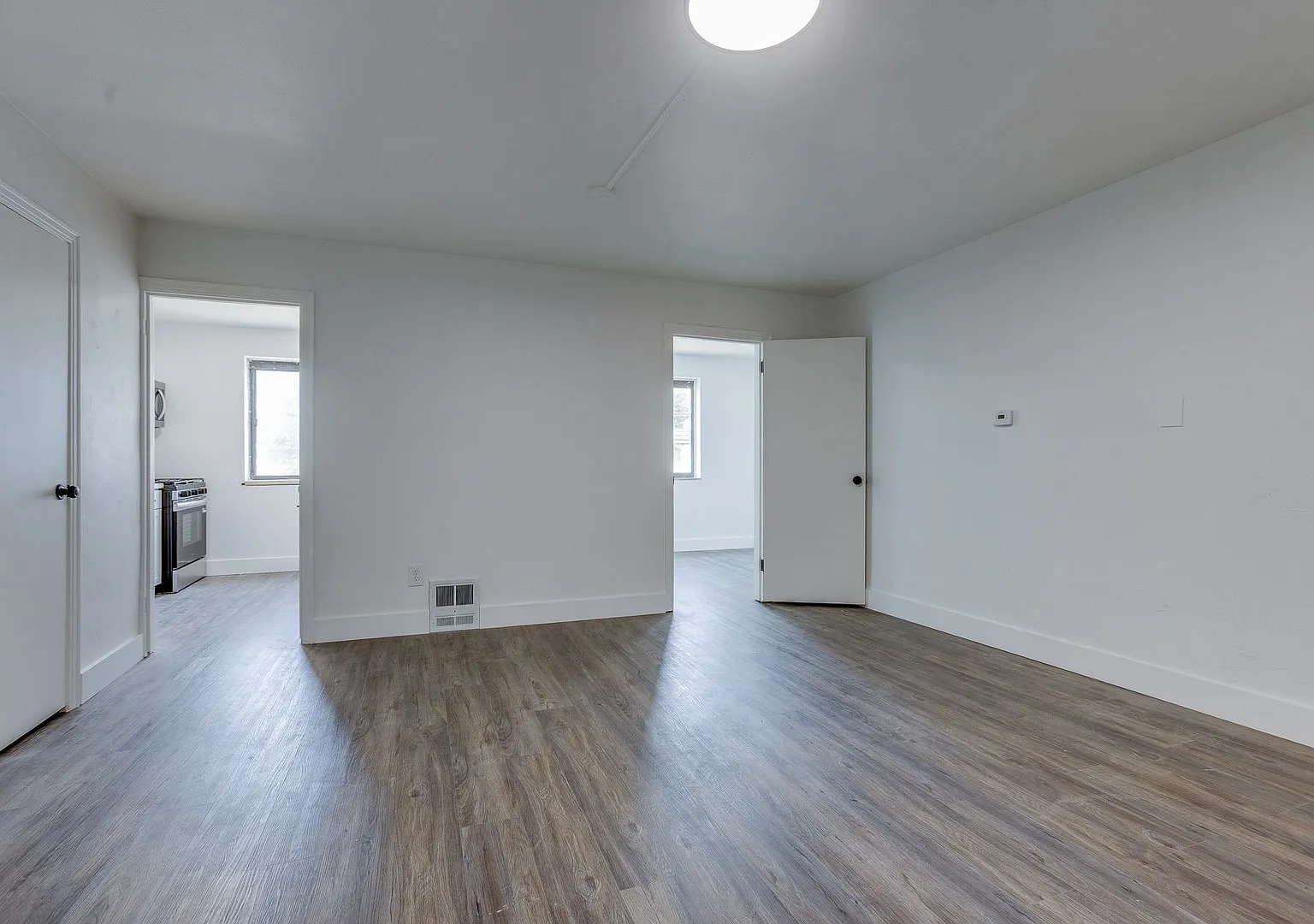 26 - 732 E Warrington — Photo 1