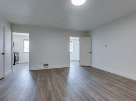 26 - 732 E Warrington, 2nd Floor Front