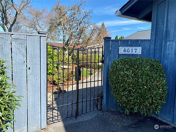 2nd image of 4617 N Darien Drive