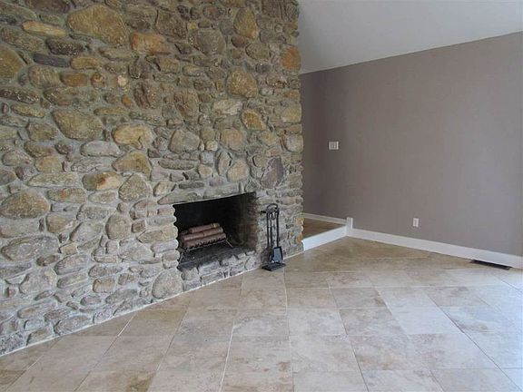 2nd image of 144 Lakeland Ave