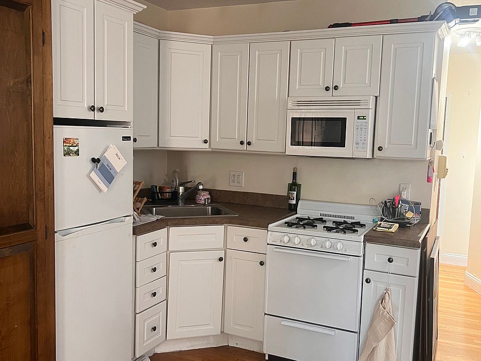 1st image of 84 W Cedar St APT 4