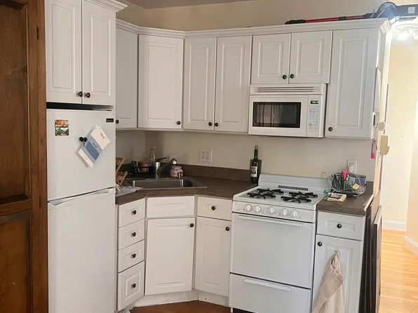 84 W Cedar St APT 4, Boston, MA 02114