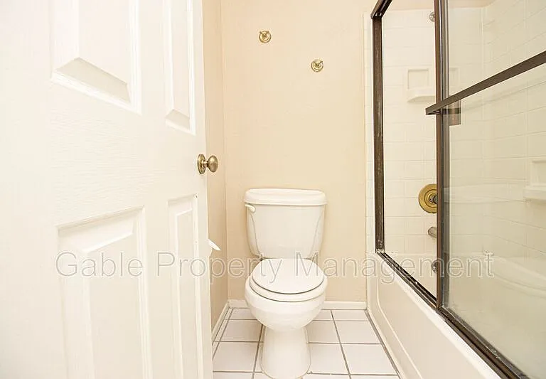 25804 Dickens Ct — Photo 26