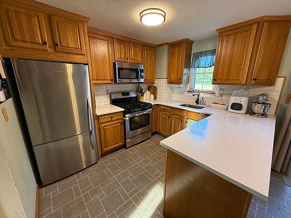 5th image of 6 Lydon Ln #C1