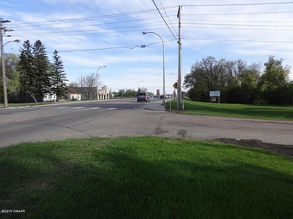 3rd image of 201 N Nokomis St
