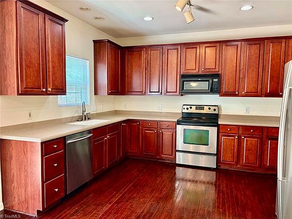 4th image of 5268 Ivystone Ln