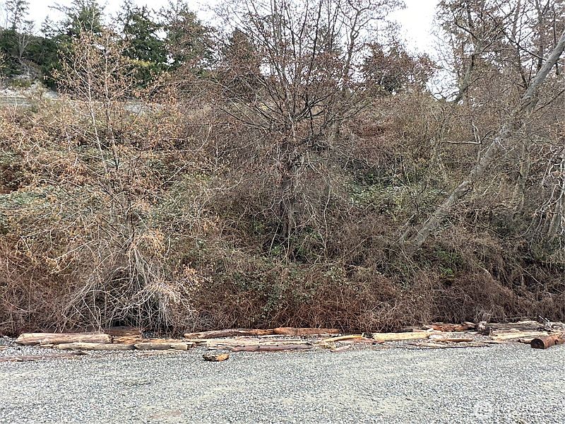 5th image of 2 XX Woodland Beach Road