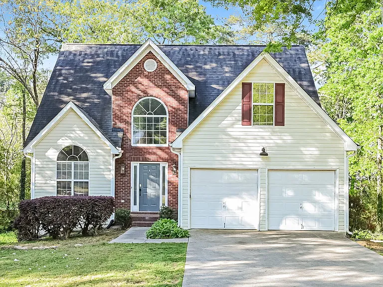 1655 Bramlett Blvd — Photo 1