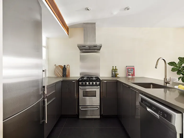 726 Macon St #1 — Photo 5