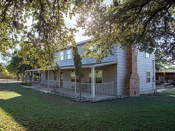 5th image of 101 Christopher Ln