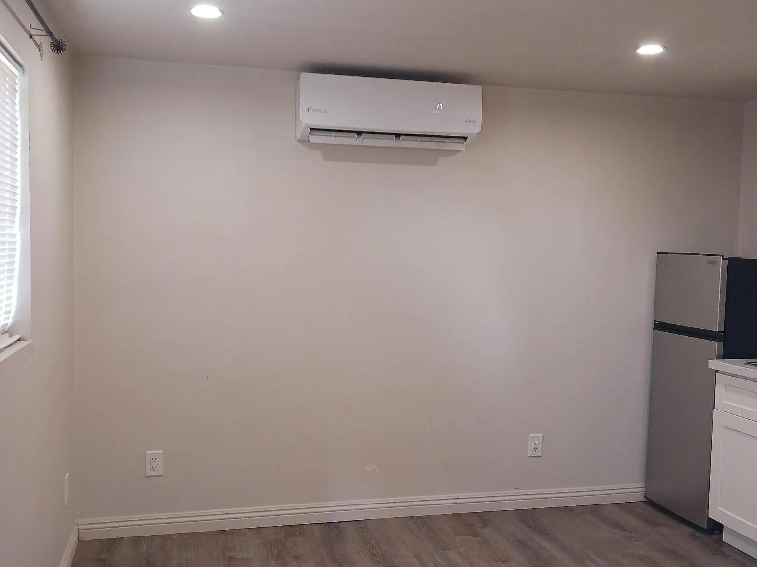 Studio, 350 sqft, $895 — Photo 4