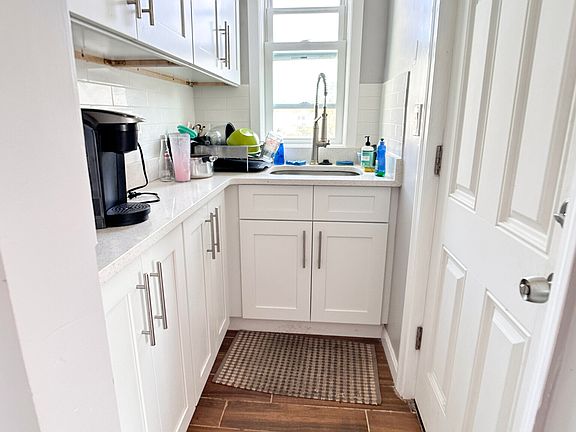 3rd image of 11 Houghton St #3