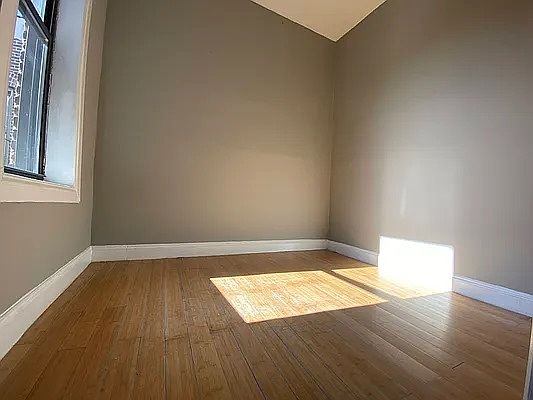 3rd image of 510 W 171st St APT 5C