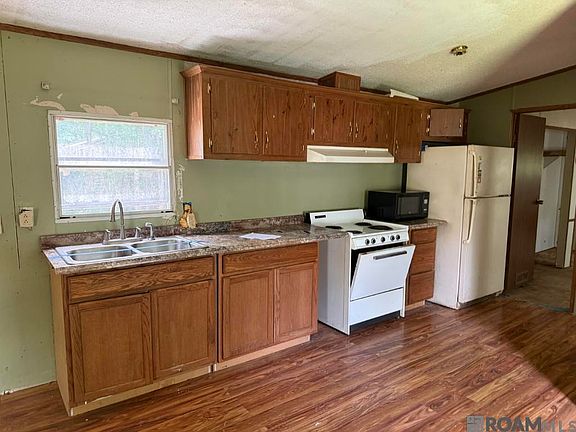 3rd image of 20253 Buckhorn Dr