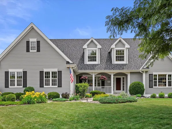 869 Oak Ridge CIRCLE, Hartford, WI 53027