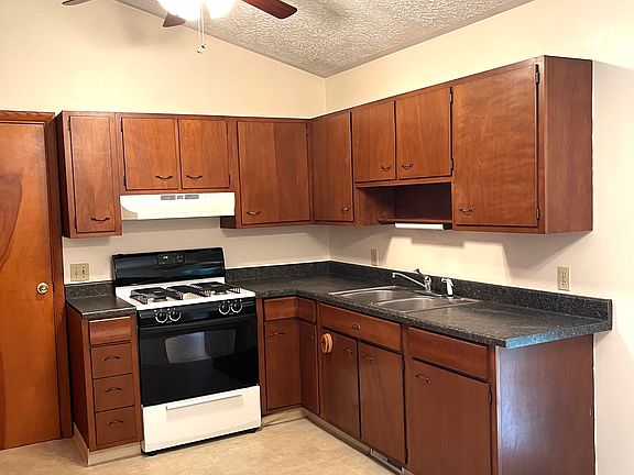 3rd image of 297 Nokomis Dr