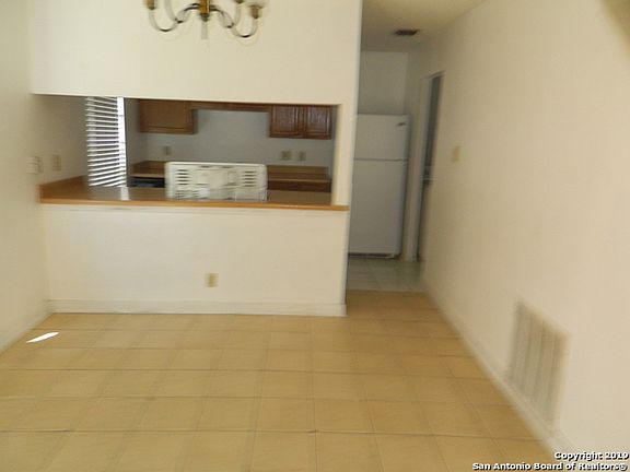 3rd image of 10058 Birch Field Dr