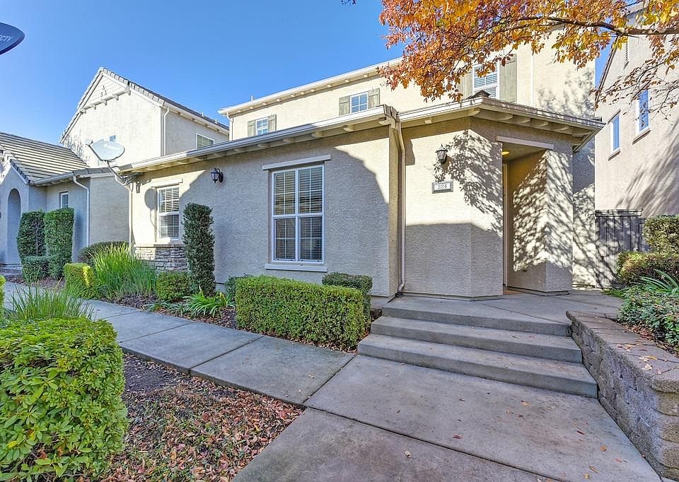 1st image of 224 Chambord Way #224